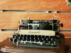 Happiest-Hour-Locol-__Kelly-O